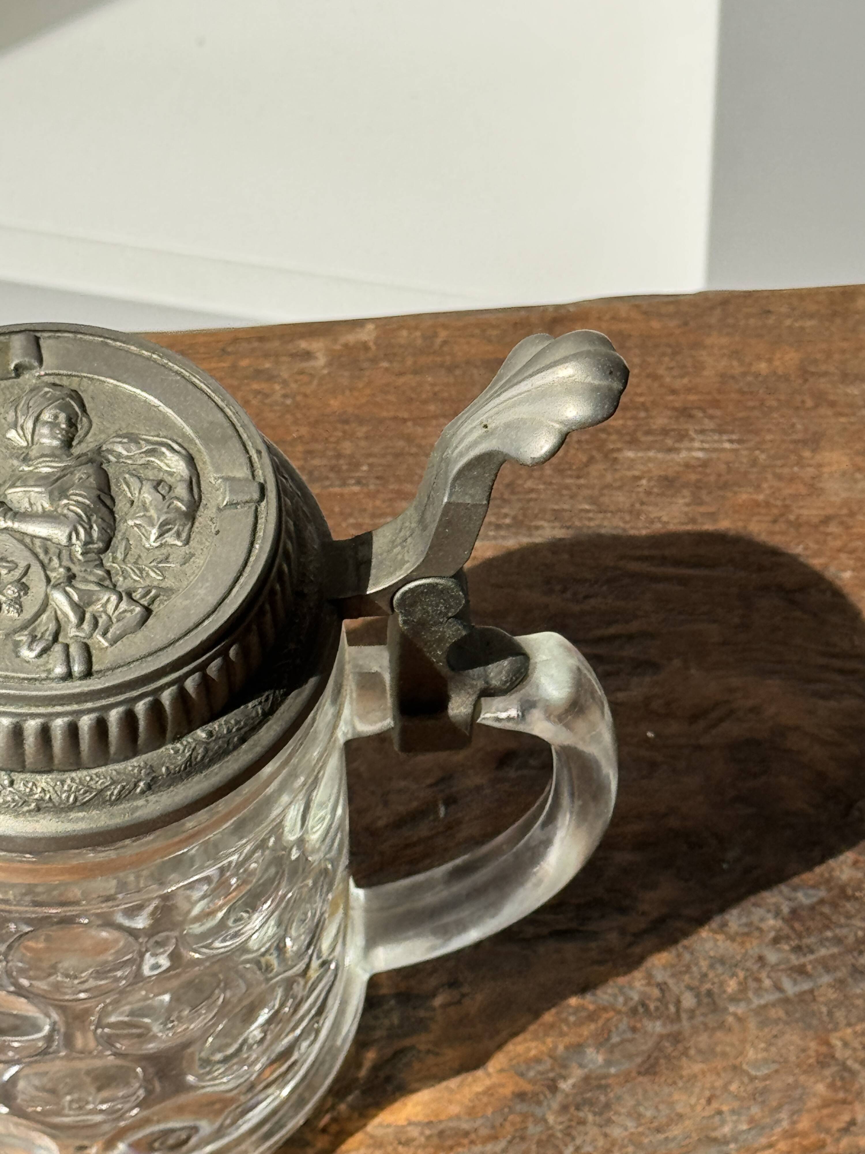 Alsatian beer mug with figurative pewter lid