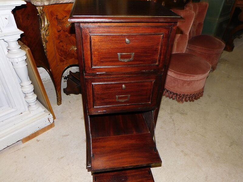 Classor has 4 massive mahogany cutters