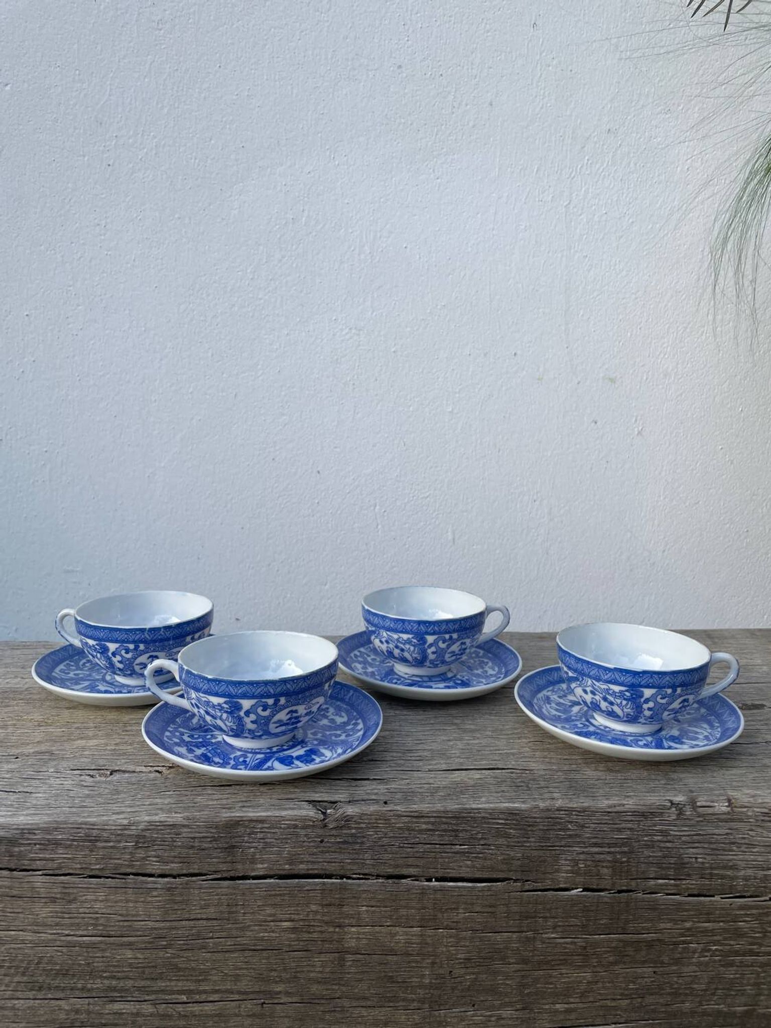 4 Japanese blue porcelain cups