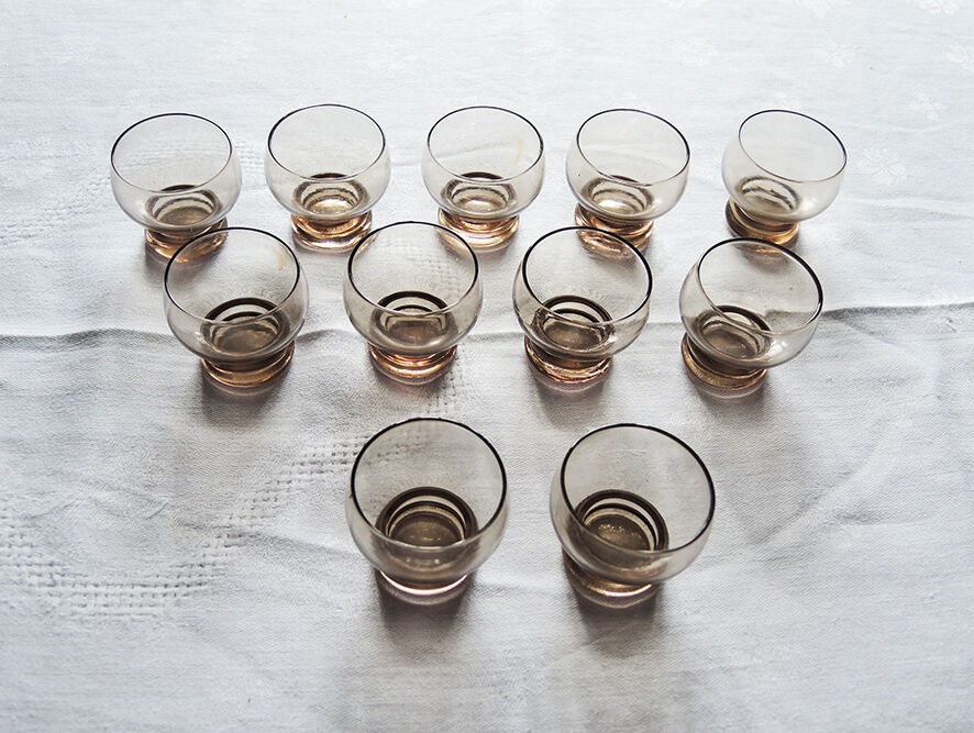 11 ancient digestive glasses in smoked glass 70s