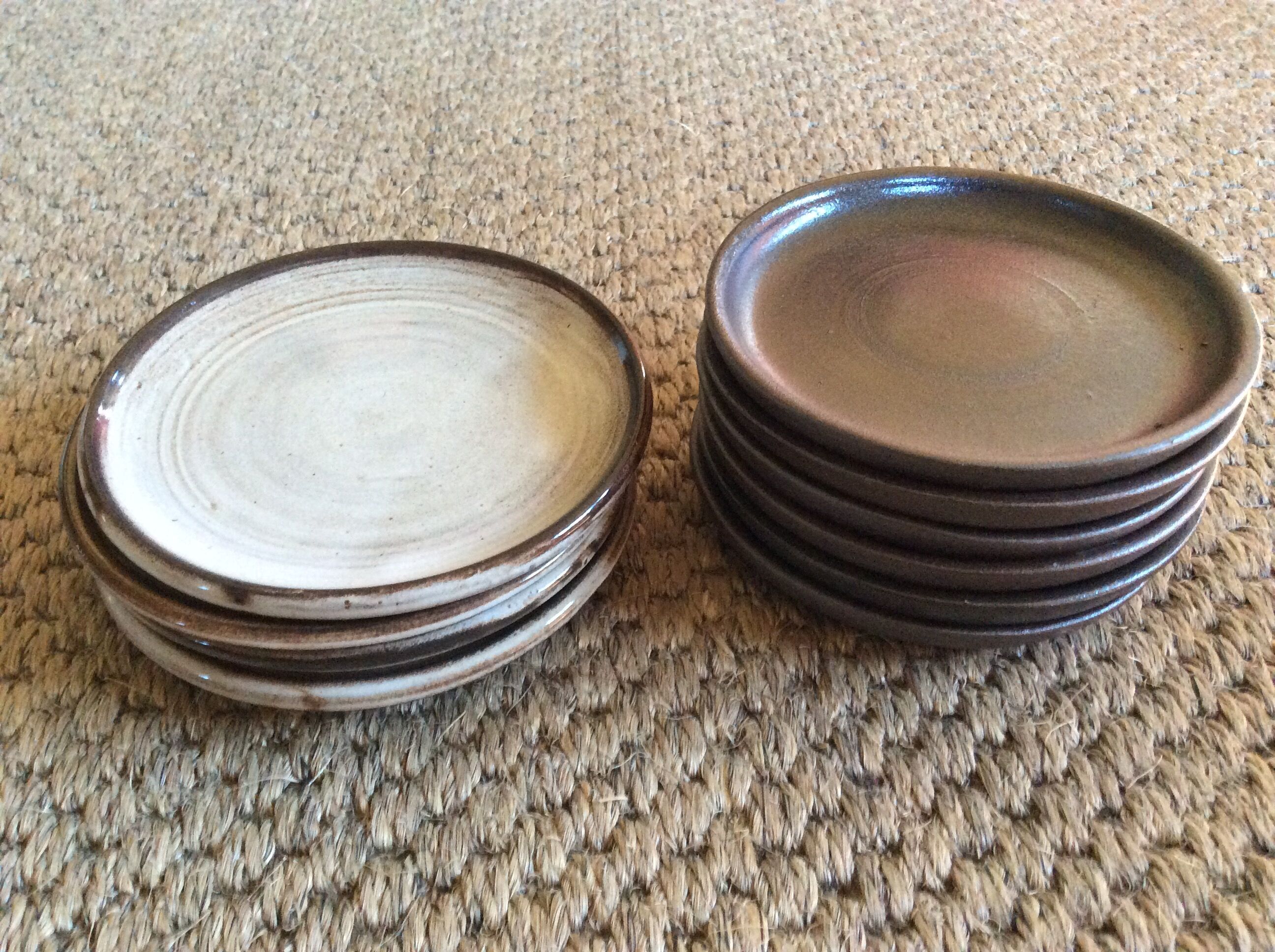 Set of 10 stoneware plates