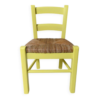 petite chaise enfant en bois jaune