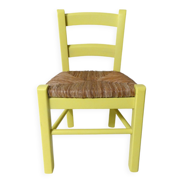 petite chaise enfant en bois jaune
