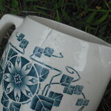 Deux  brocs à eau  faïence " Carmen" Longchamps