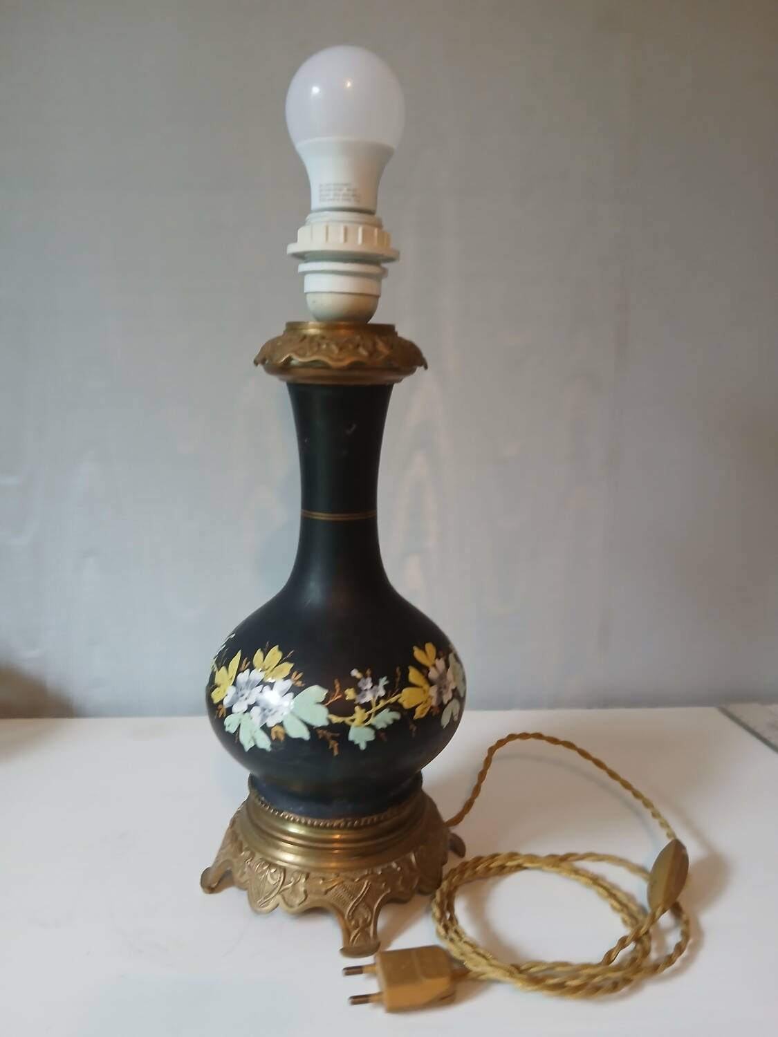 Antique painted ceramic and gilded metal lamp – 1950s/1960s