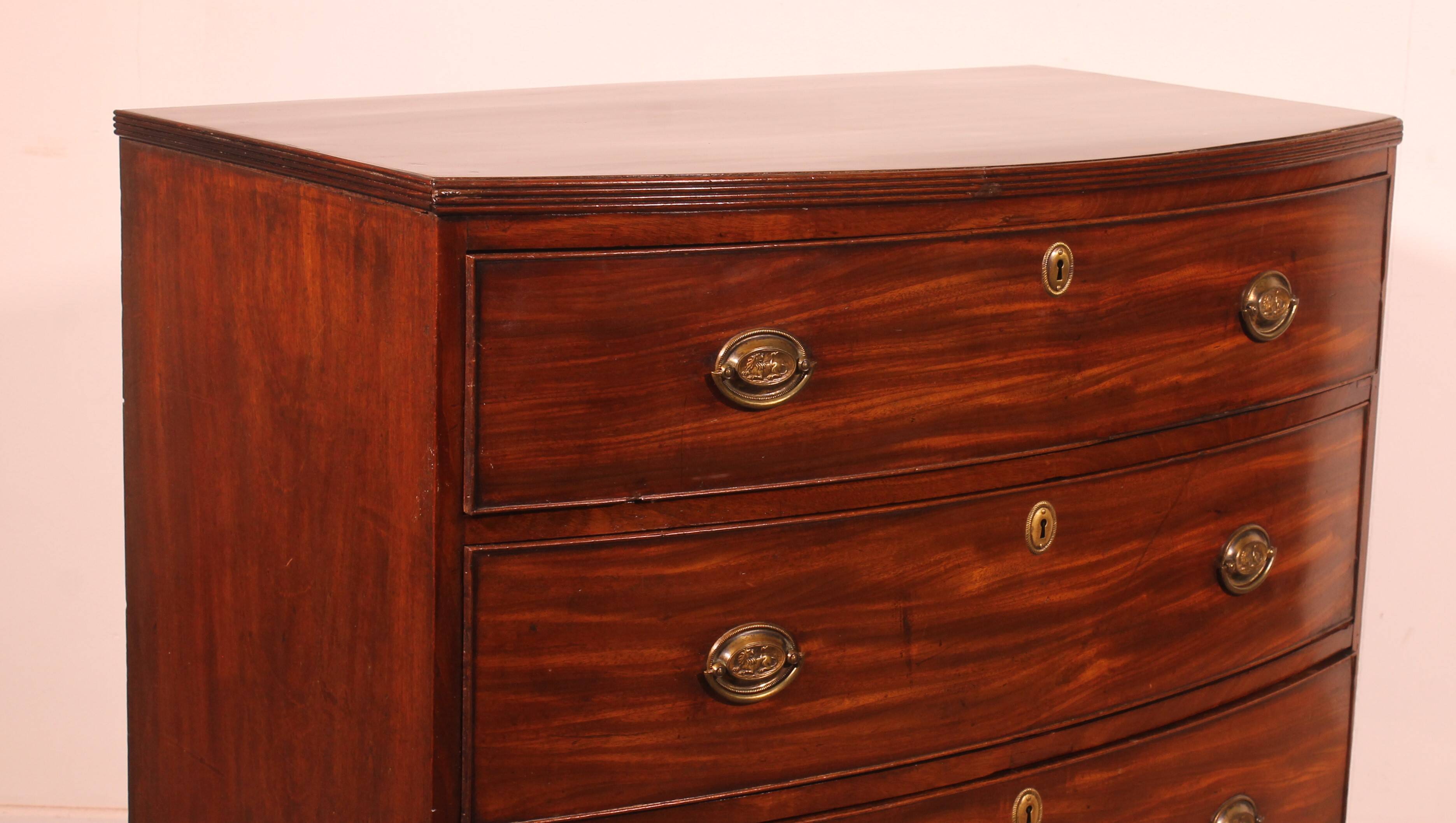 Petite Commode Bombée En Acajou époque Regency Circa 1800
