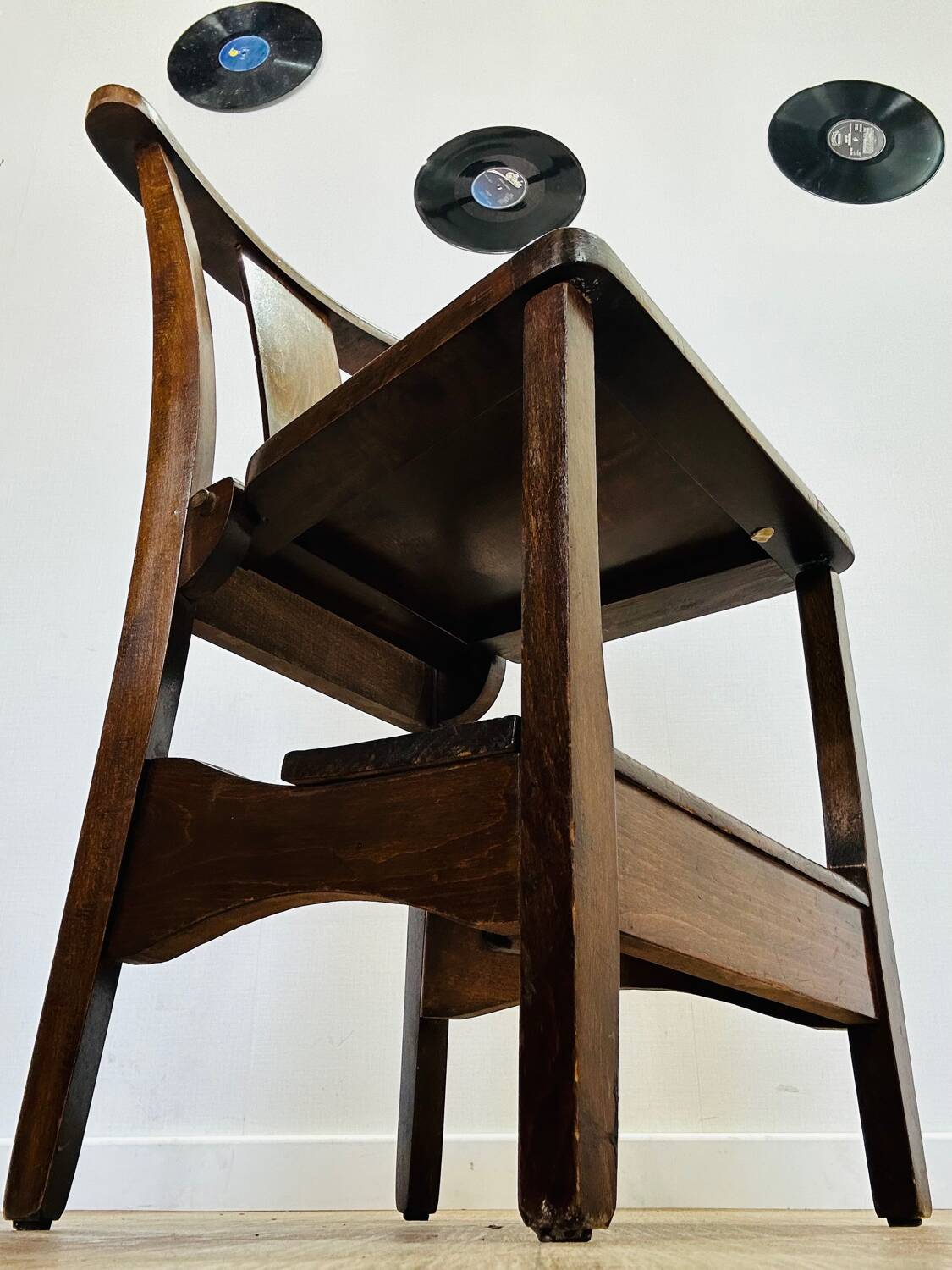 6 “pray to God” chairs