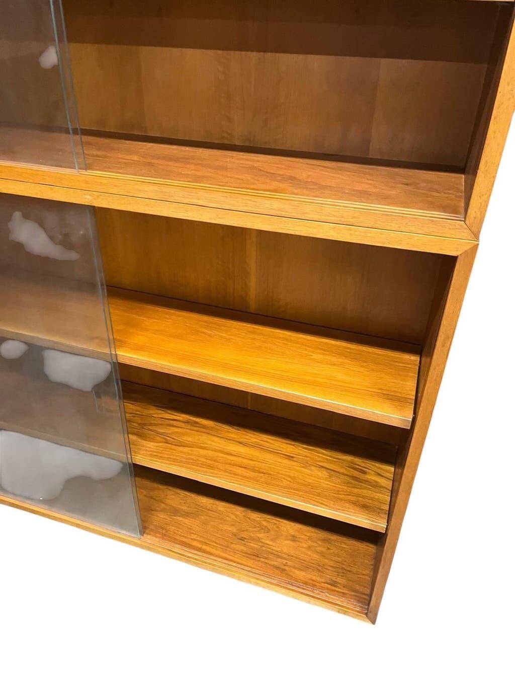 Vitrine/armoire de rangement vintage en bois et verre