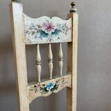 Chaise en bois enfant blanche et fleurie peinte à la main