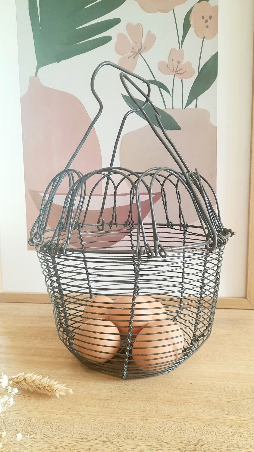 Vintage salad basket