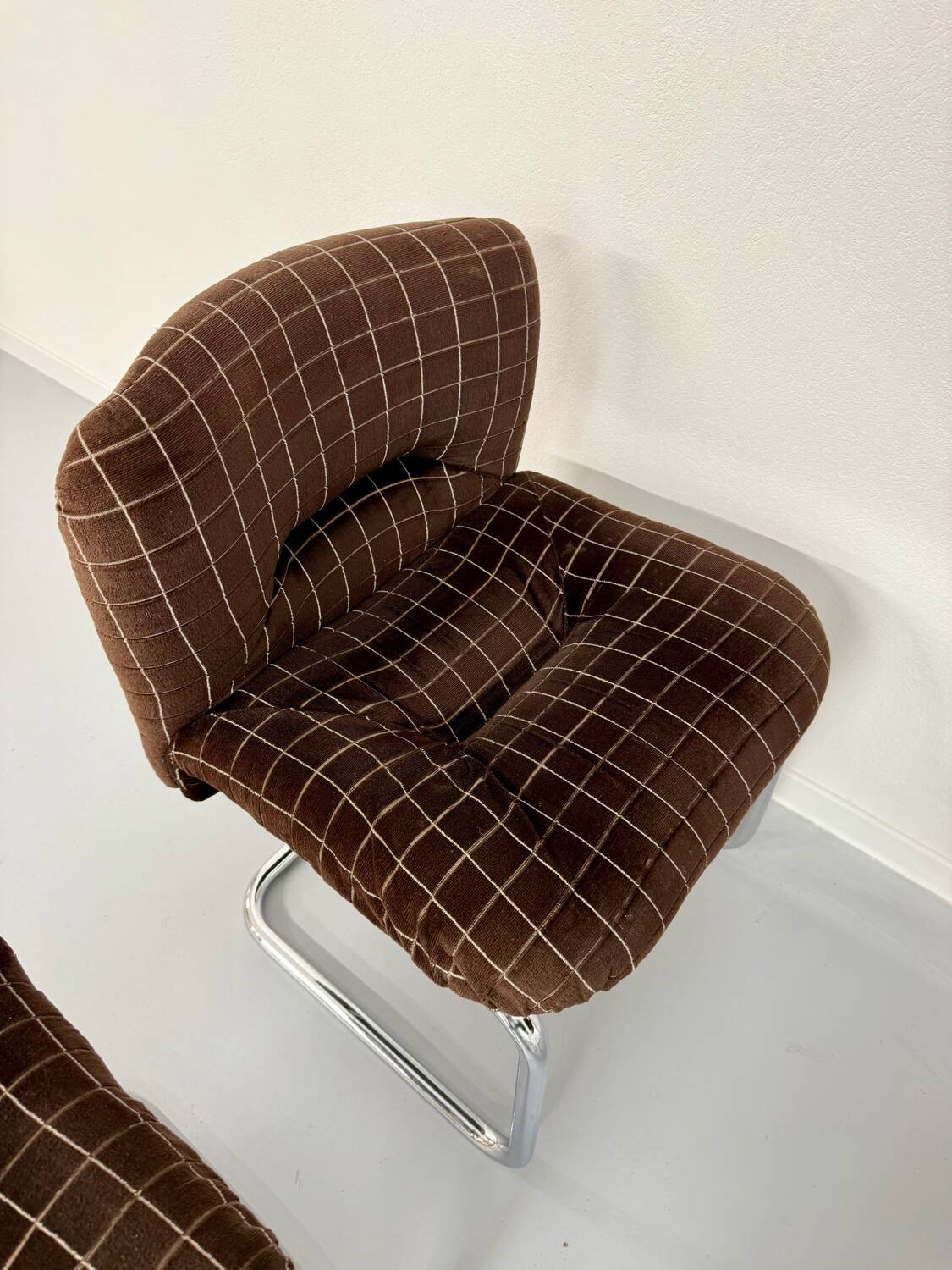 6 old tubular and velvet chairs Italian design from the 70s