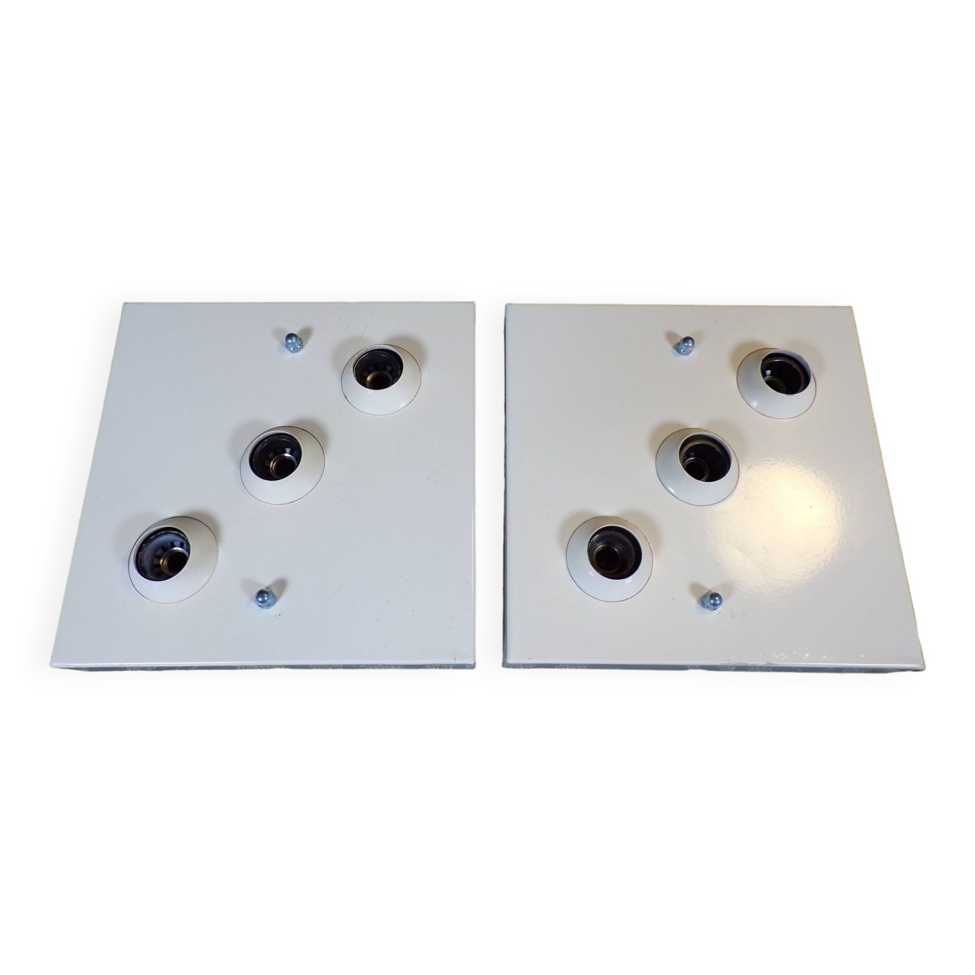 Pair of Garbo Q wall lights by Maryio Yagi for Syrrah