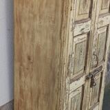 Armoire ancienne jaune en bois