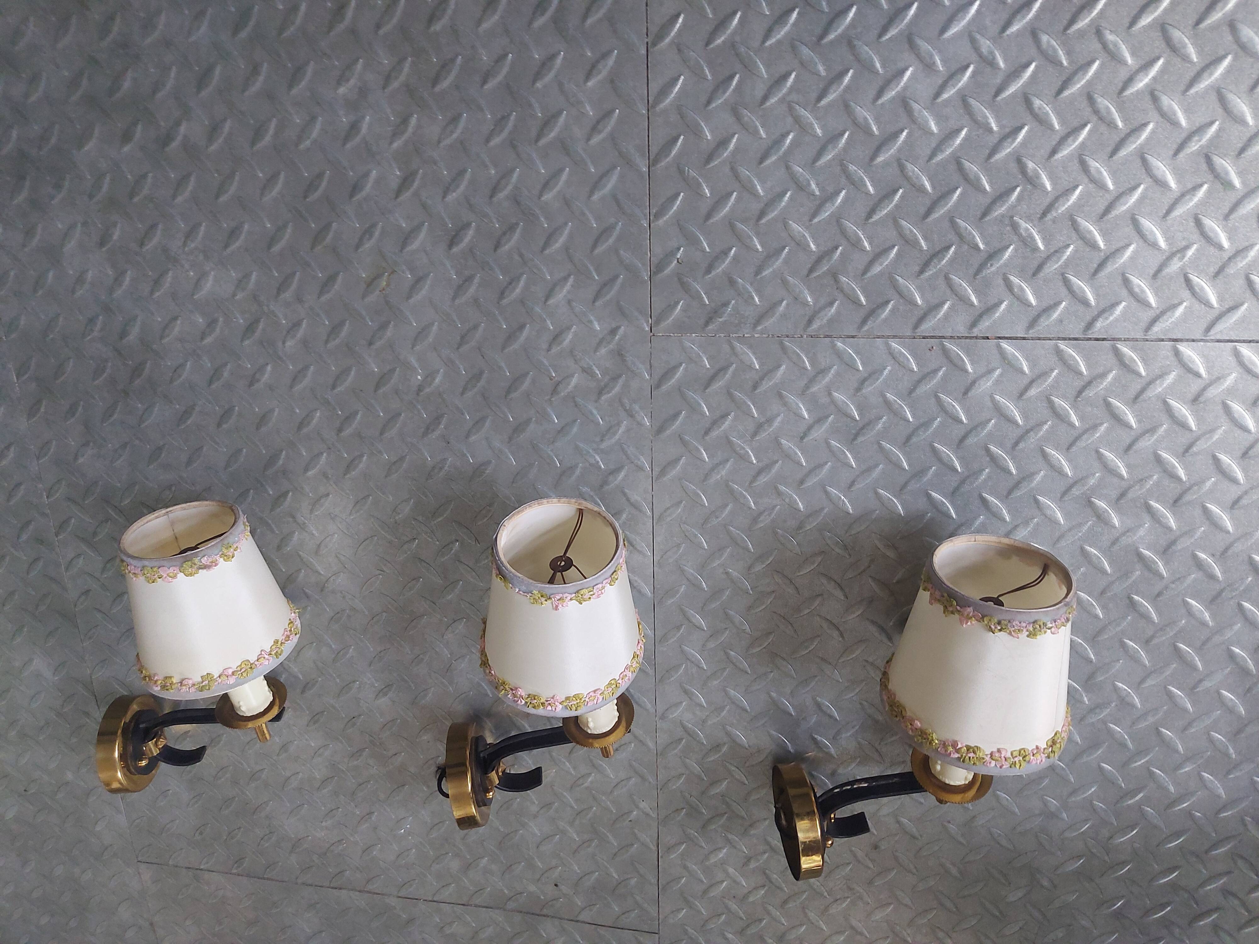 3 brass sconces with lampshade, 50