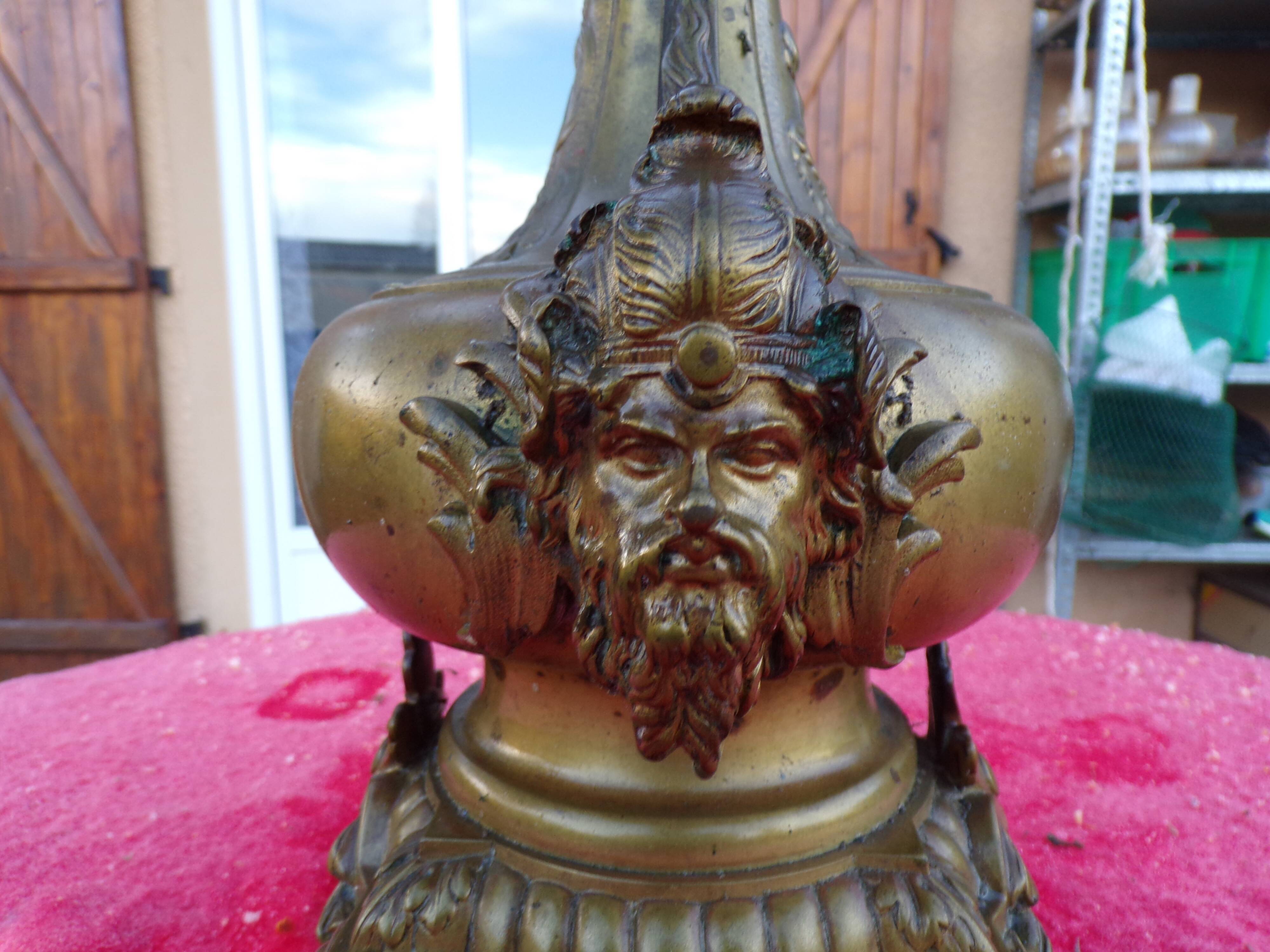 Bronze Lamp 19th decoration at the Antique