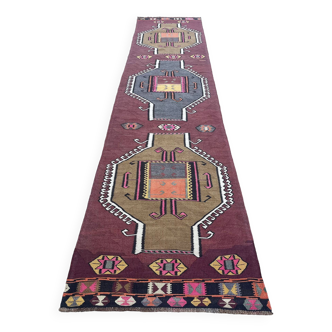 Grand tapis de couloir coloré fait à la main