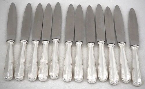 Boulenger Rambouillet 12 dessert, cheese, and fruit knives in silver-plated metal.