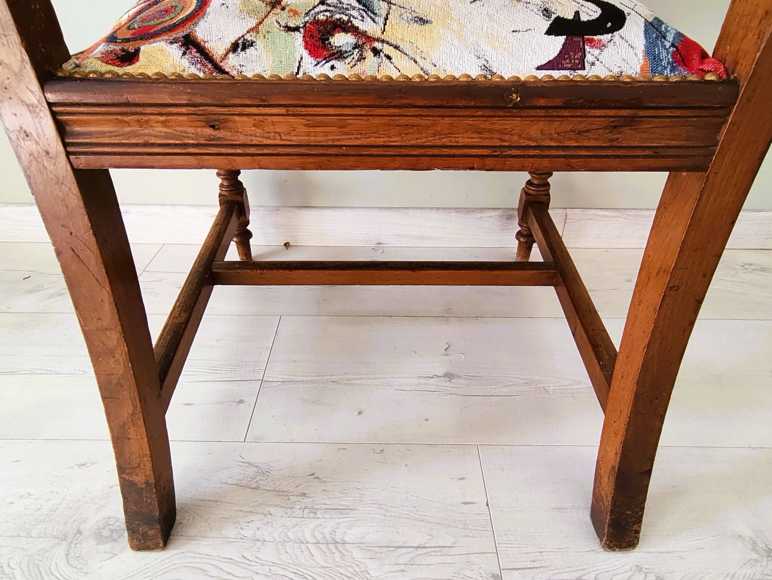English style armchair in solid wood