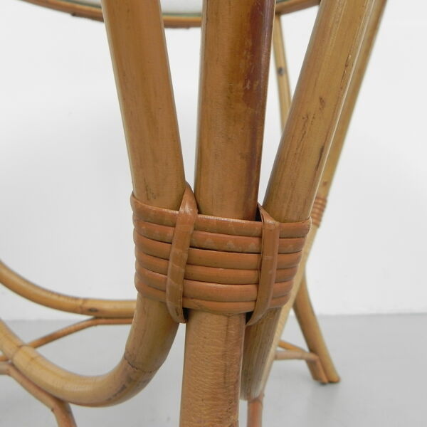 Table basse en bambou avec plateau rond en verre