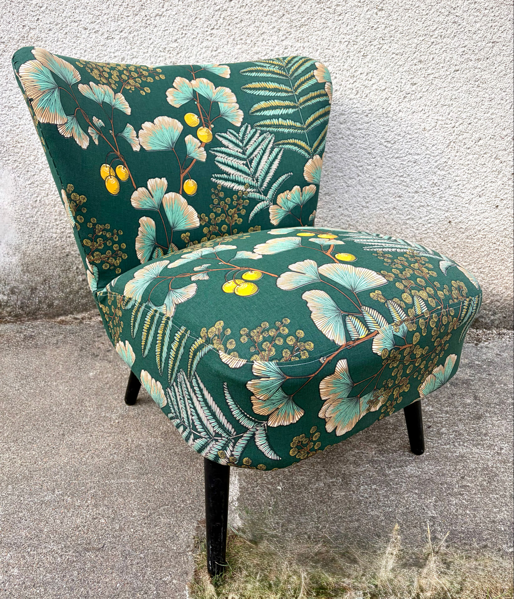 Cocktail chair