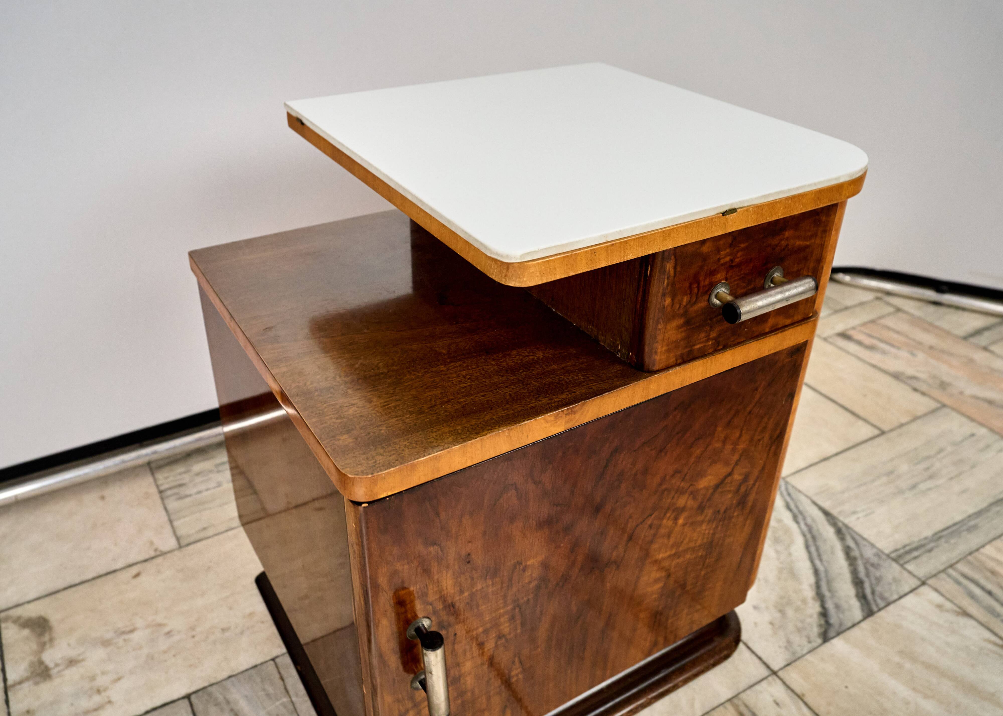 Set of Two Art Déco nightstands, by Jindřich Halabala, 1940s Czechoslovakia