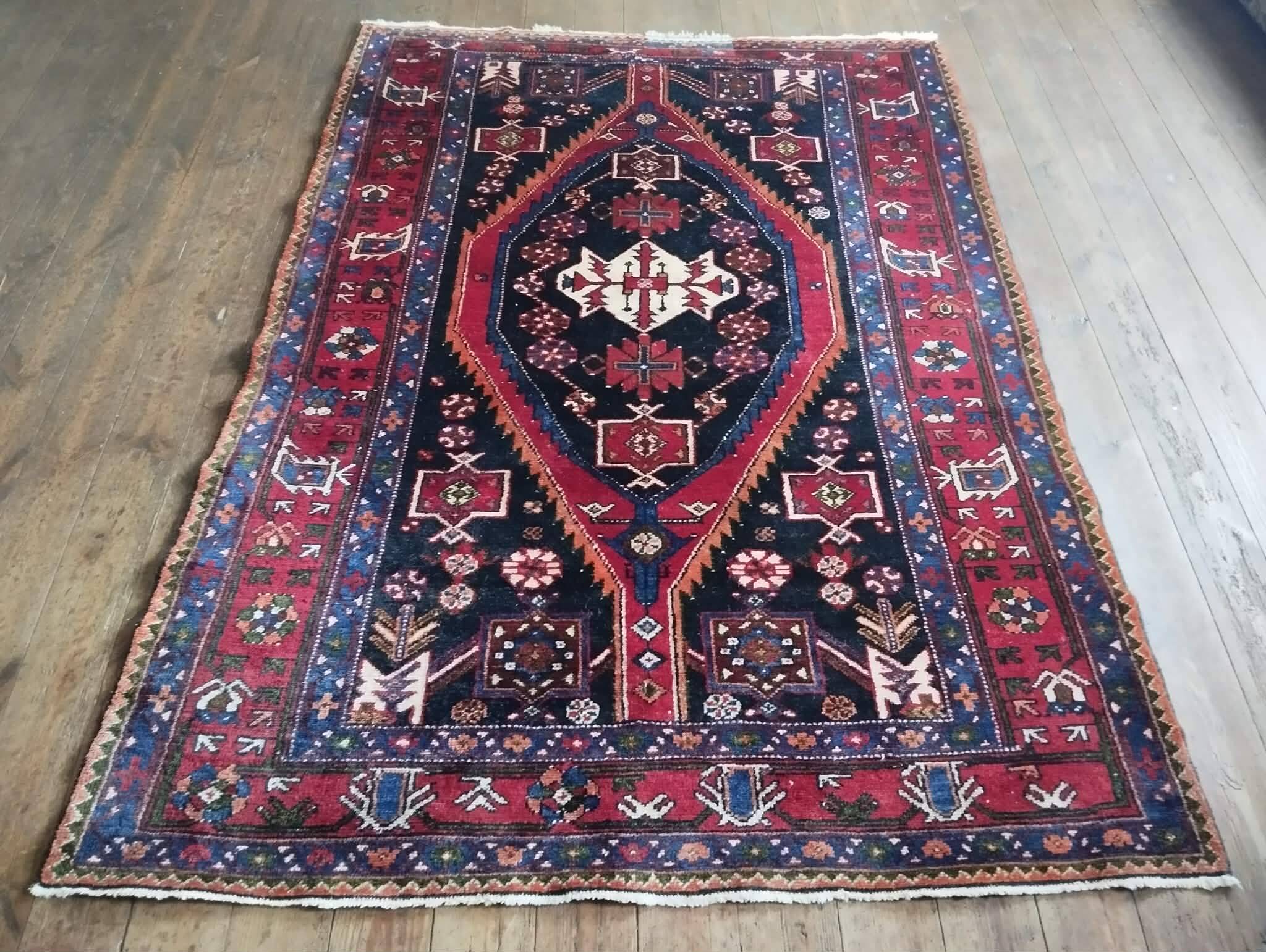 Handmade Mazlaghan Persian rug 192x134cm