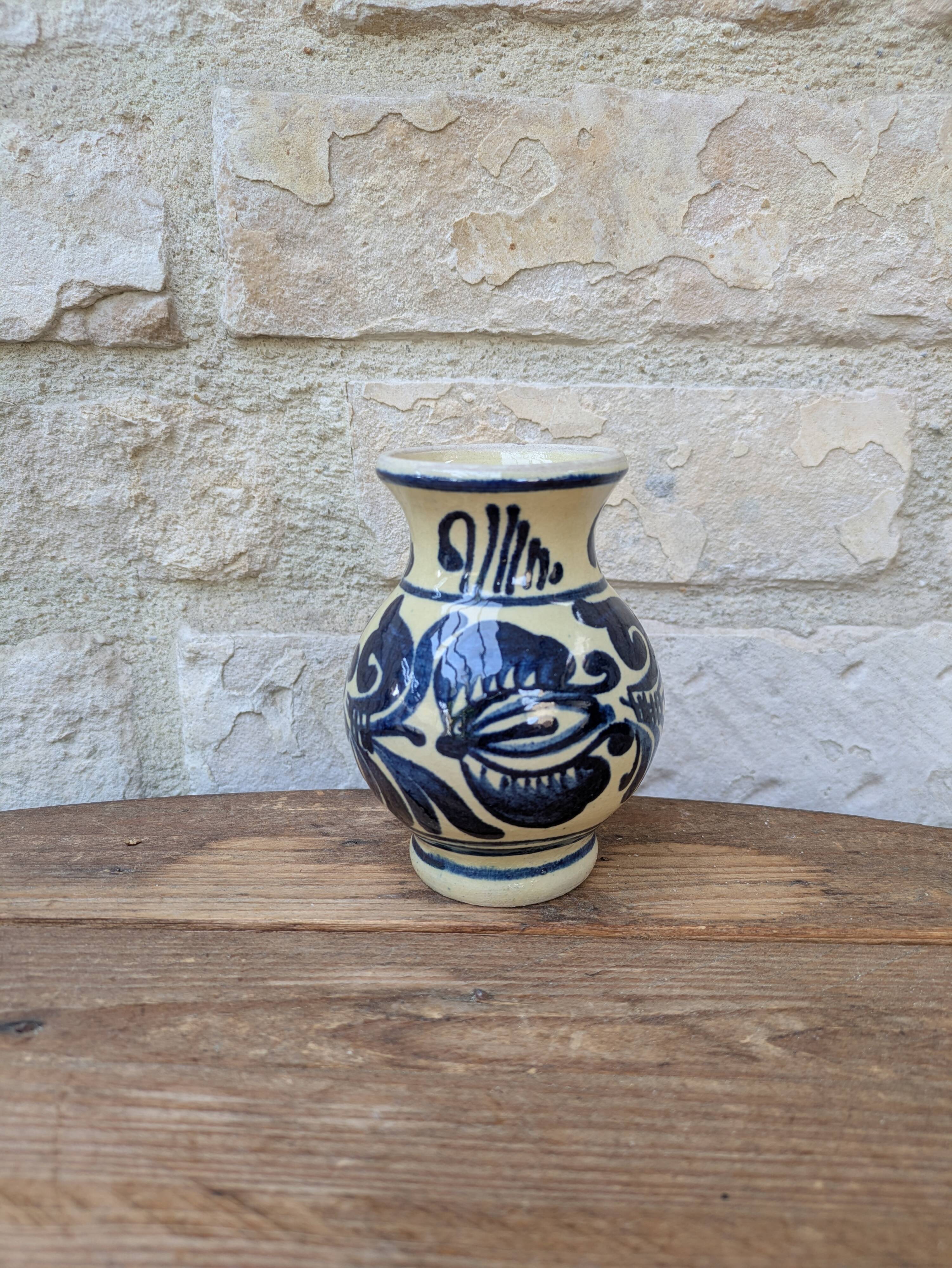 Vase en terre cuite vernissée motif bleu Korond Transylvanie H11cm