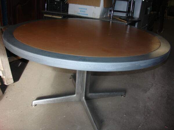 Table d'Herman Miller pour Mobilier International vers 1970