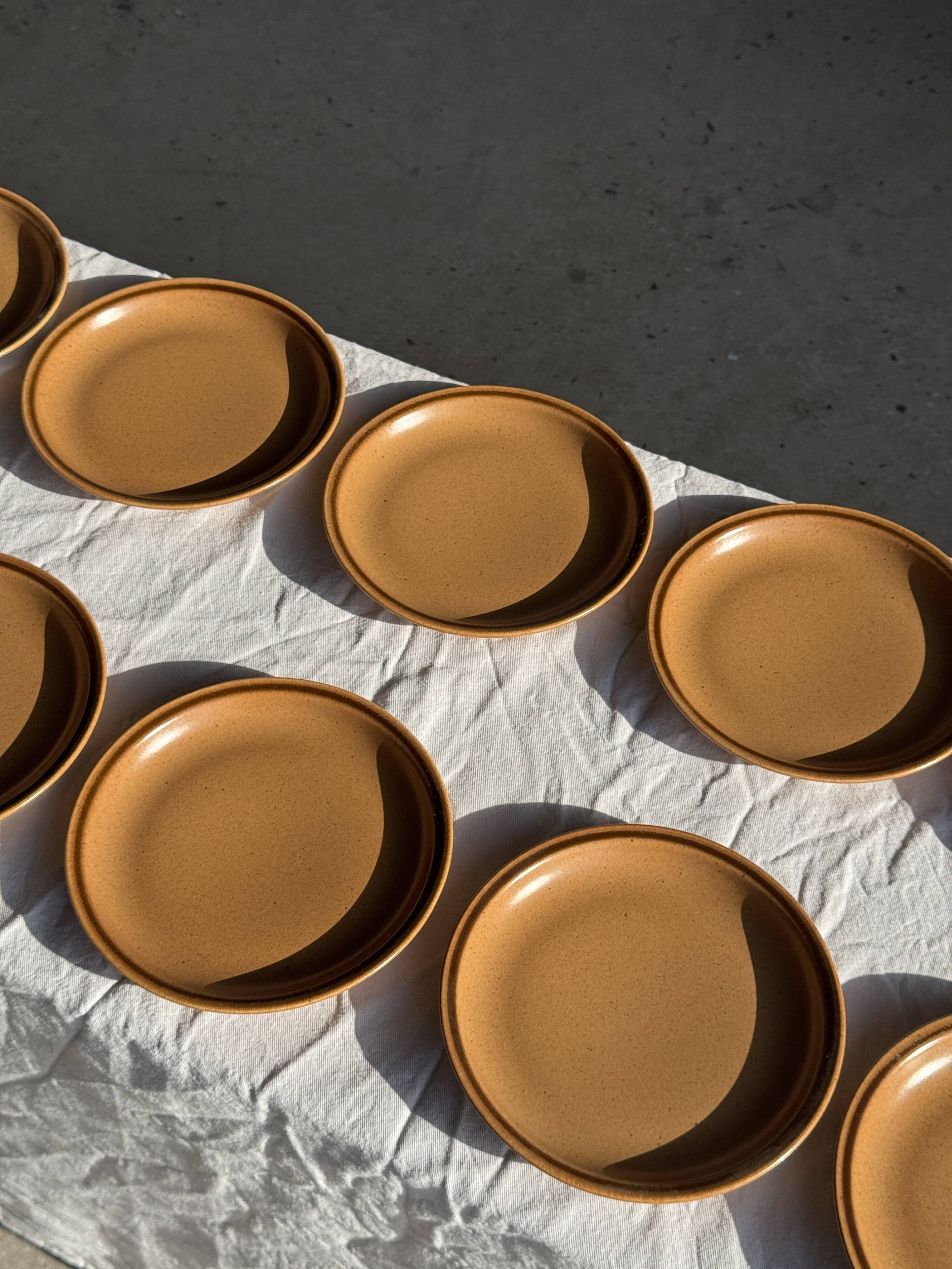 Set of 11 small dessert plates in brown-striped stoneware from Sarreguemines.