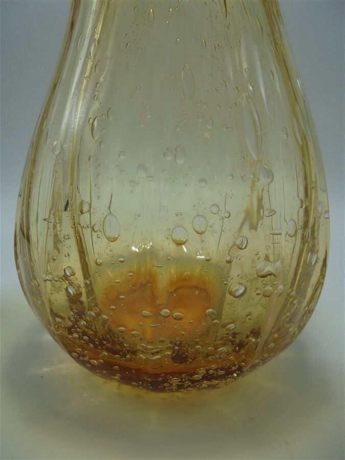 Bubbled glass vase