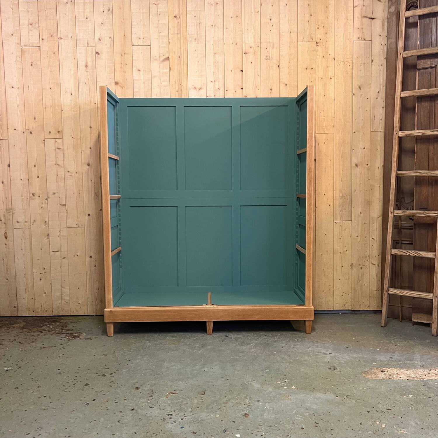 Vintage oak display case, removable