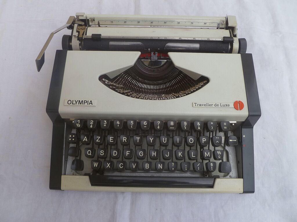 Luxury Olympia Traveler typewriter