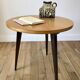 Table basse tripode en bois et marqueterie bicolore design scandinave 1950