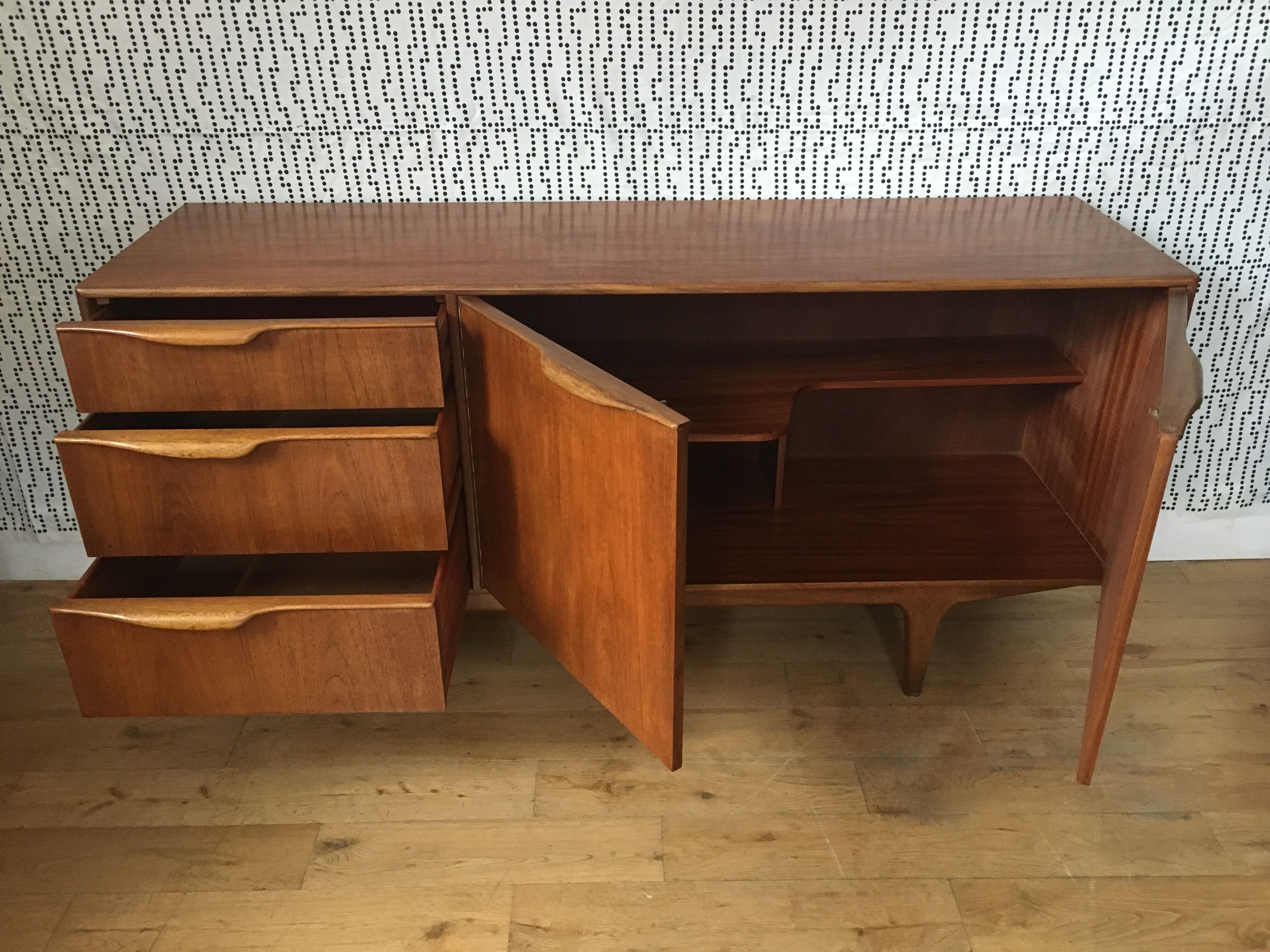 Mc Intosh Dunevegan sideboardx