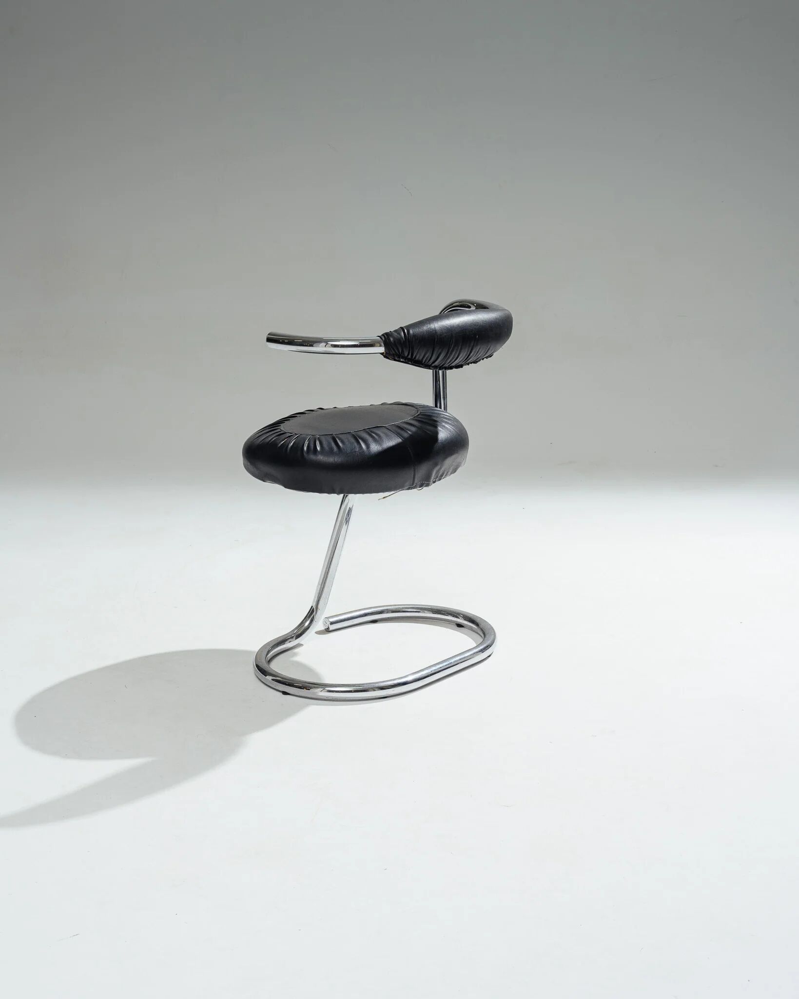 'Cobra' chair, Giotto Stoppino, 1970s