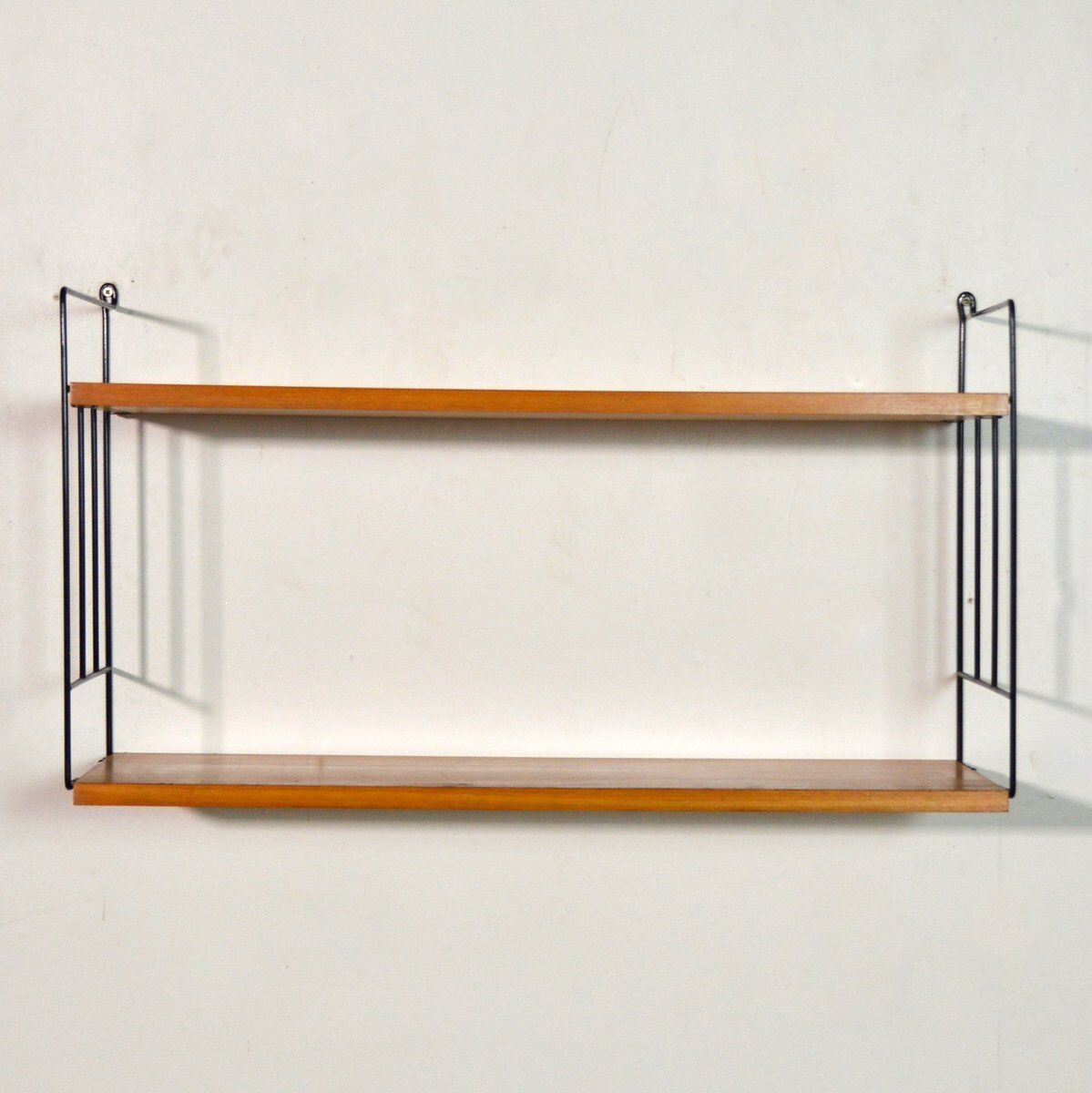 Shelf string 1960 vintage