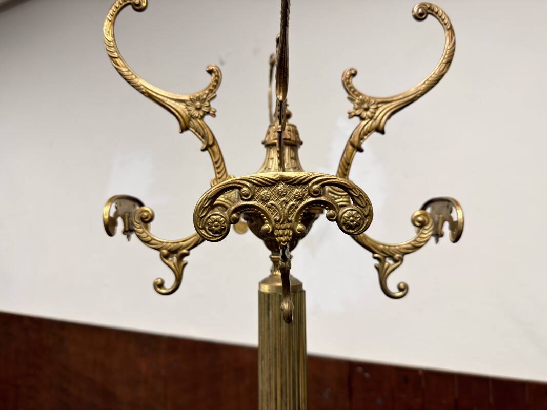 Porte-manteau classique en laiton antique