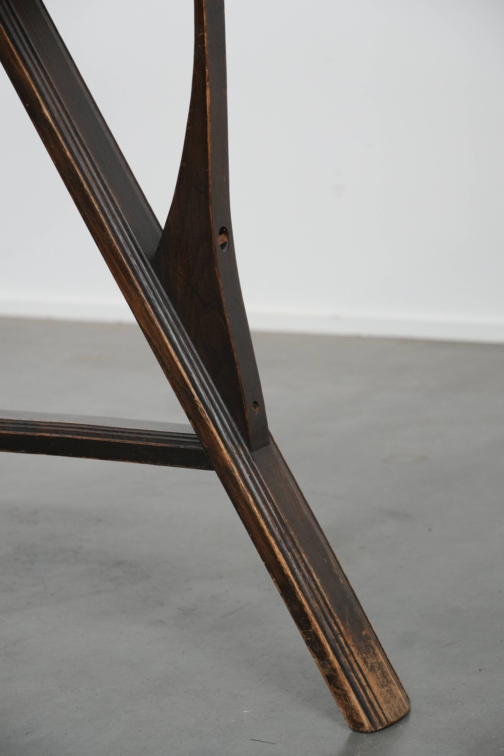 Dutch dining table/folding table from the 20th century 105cm diameter