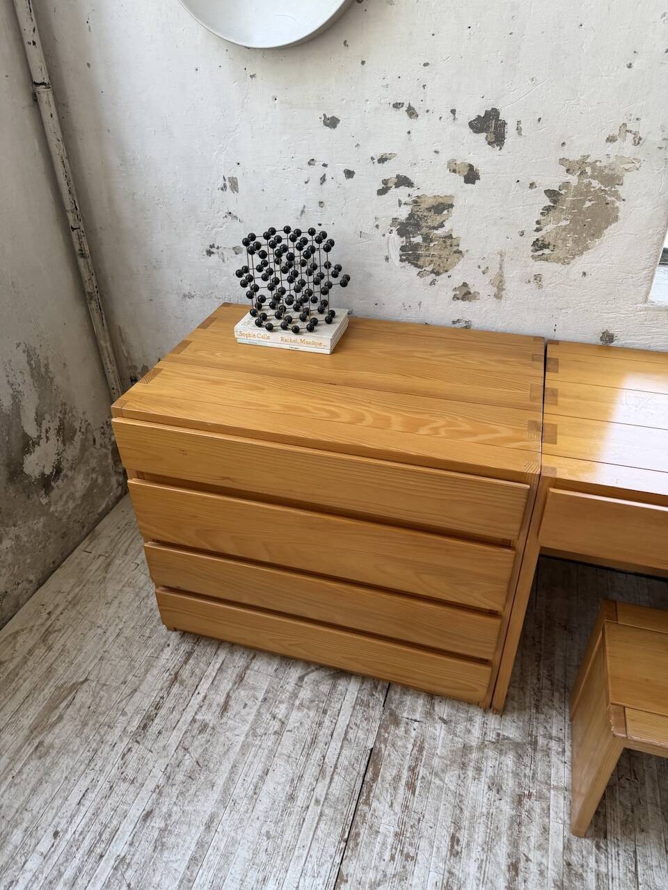 Bureau + commode + tabouret pin Maison Regain Savoie
