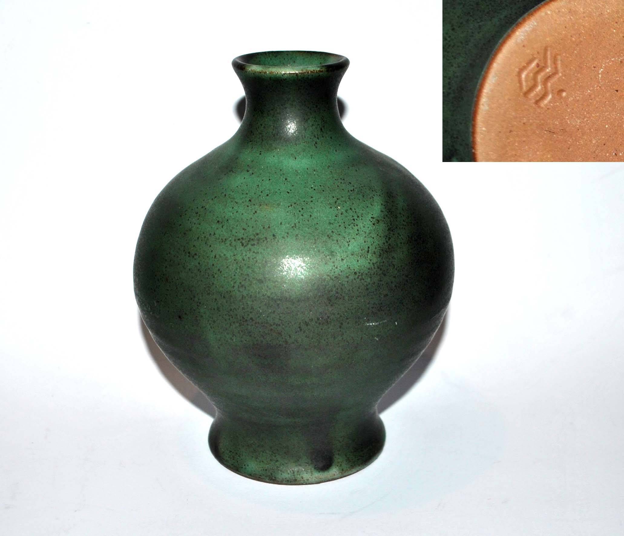 Vintage ceramic vase signed vague - Green glazed terracotta