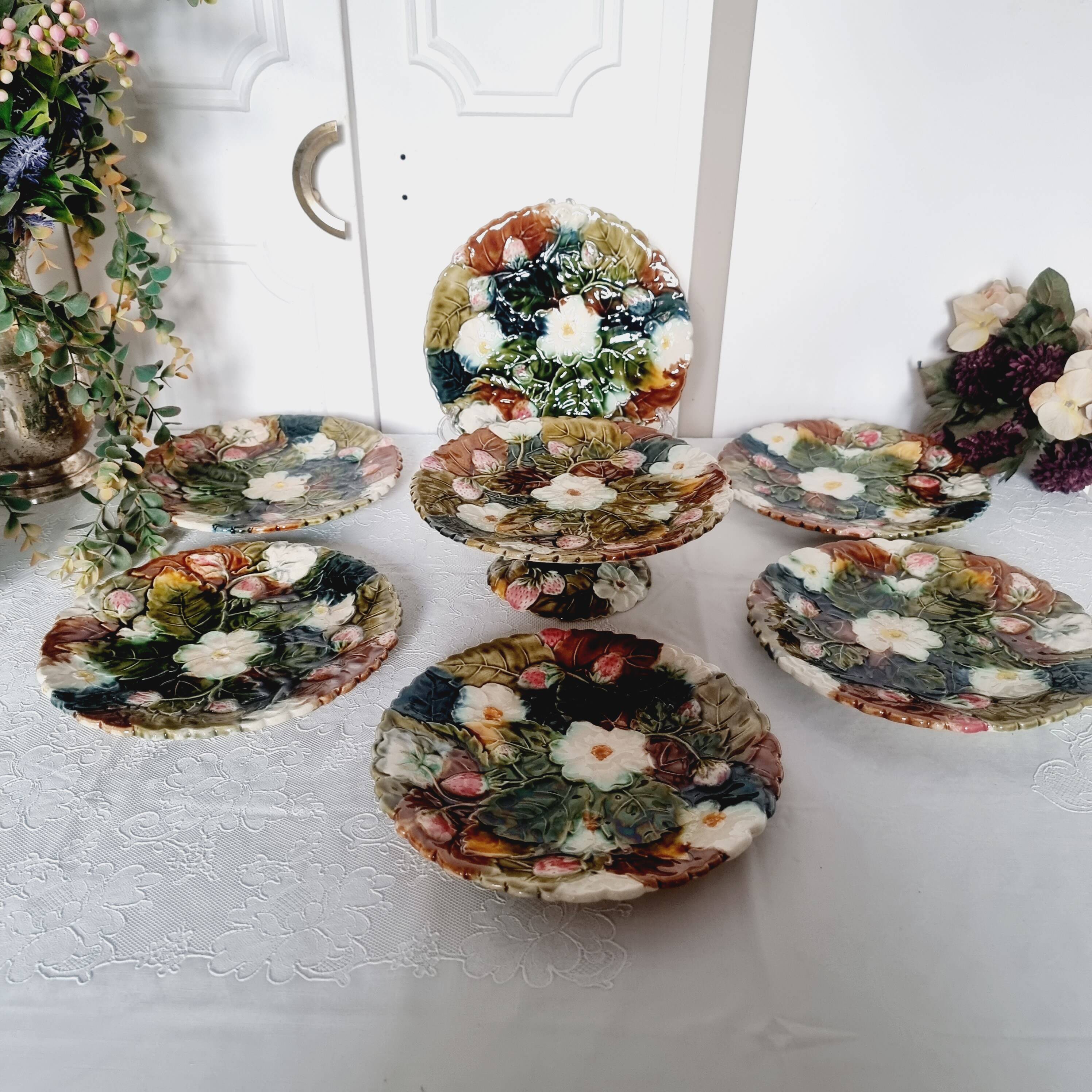 Set of 6 french onnaing barbonite ceramic plates and cake plate
