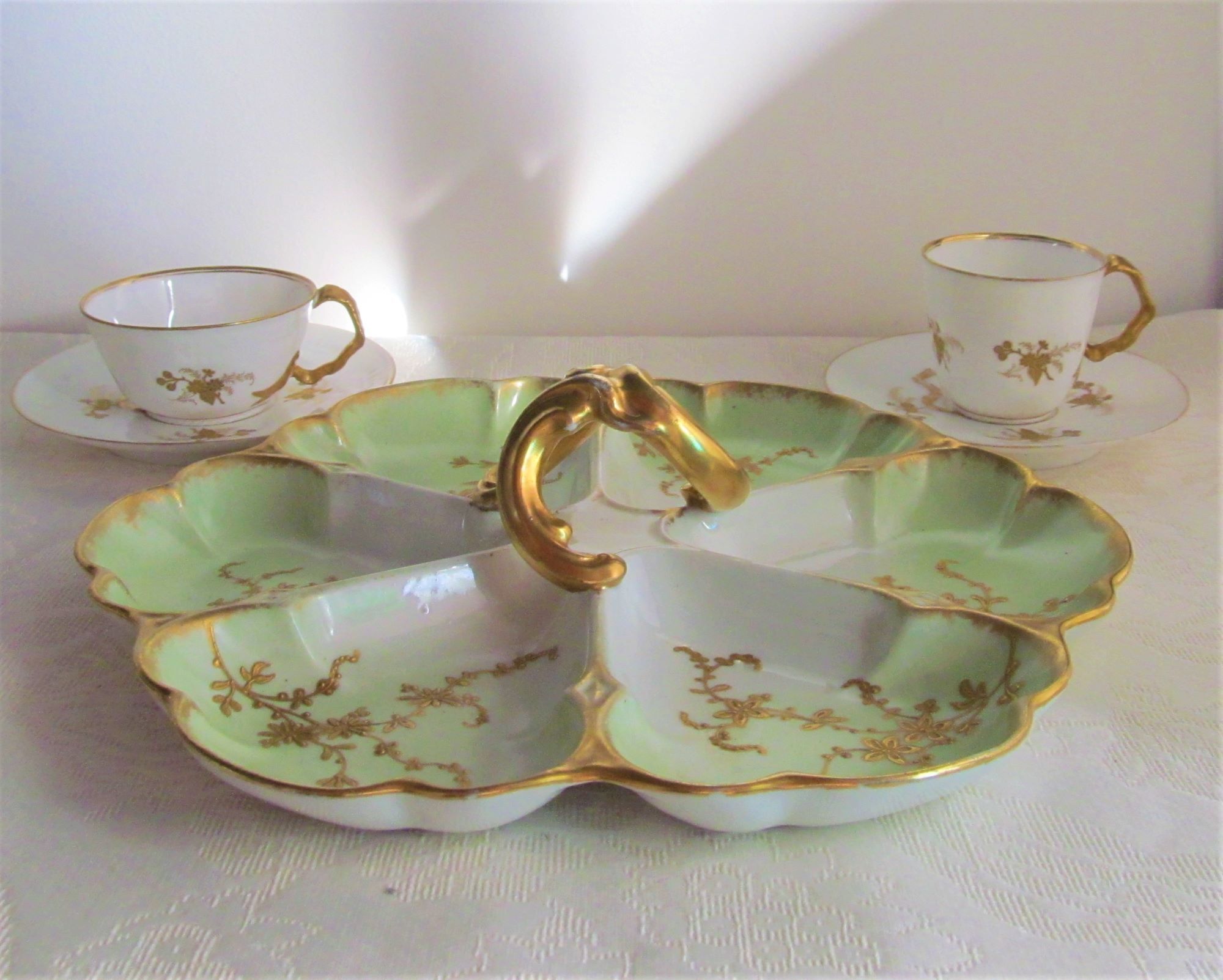Large divided dish with six sections manufactured by Bernaurd&Co, 1914-1930, Lim