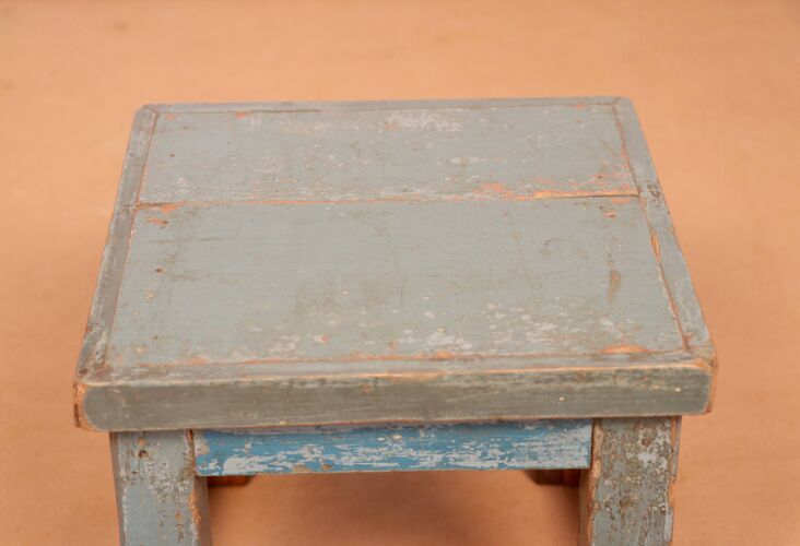 Table de chevet d'atelier en teck birman patine bleue d'origine