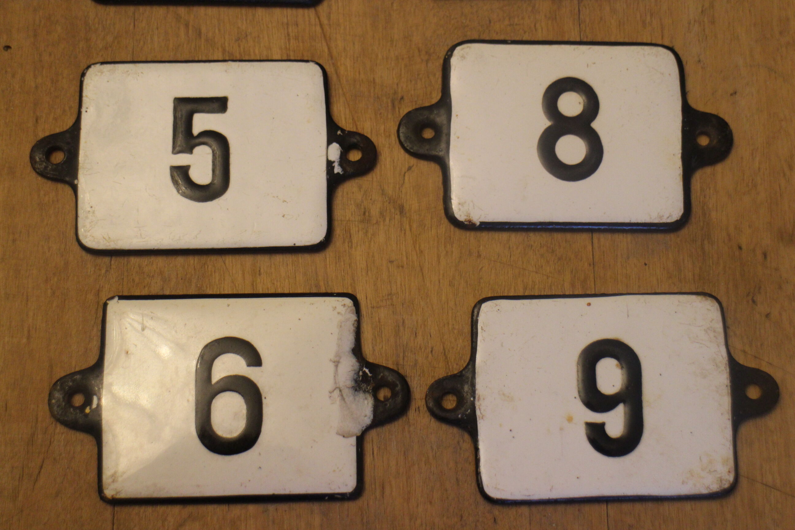 Enamelled rag plates