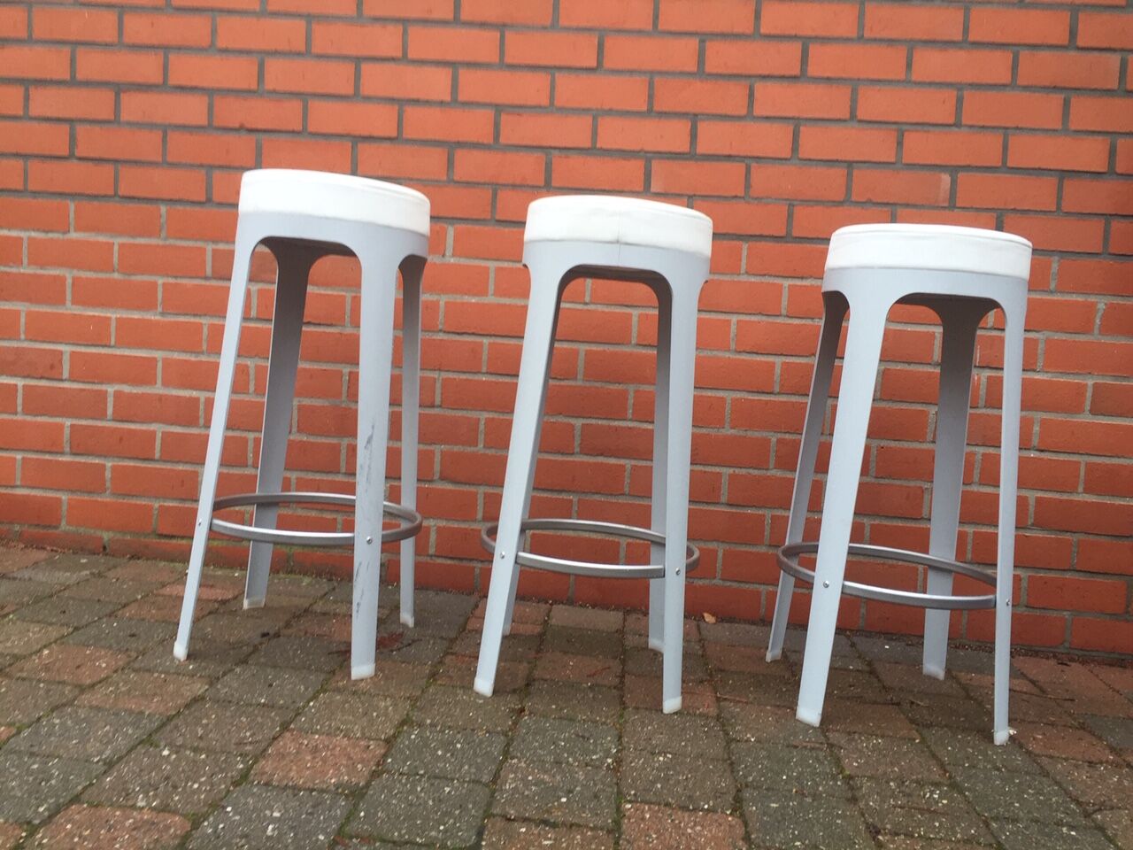 Leonardo Rossano metal and leather stool for Lapalma, Italy