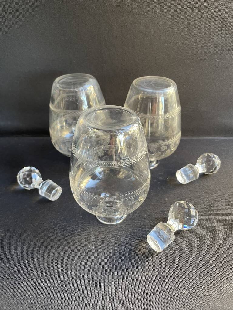 Baccarat Stars service liqueur cellar
