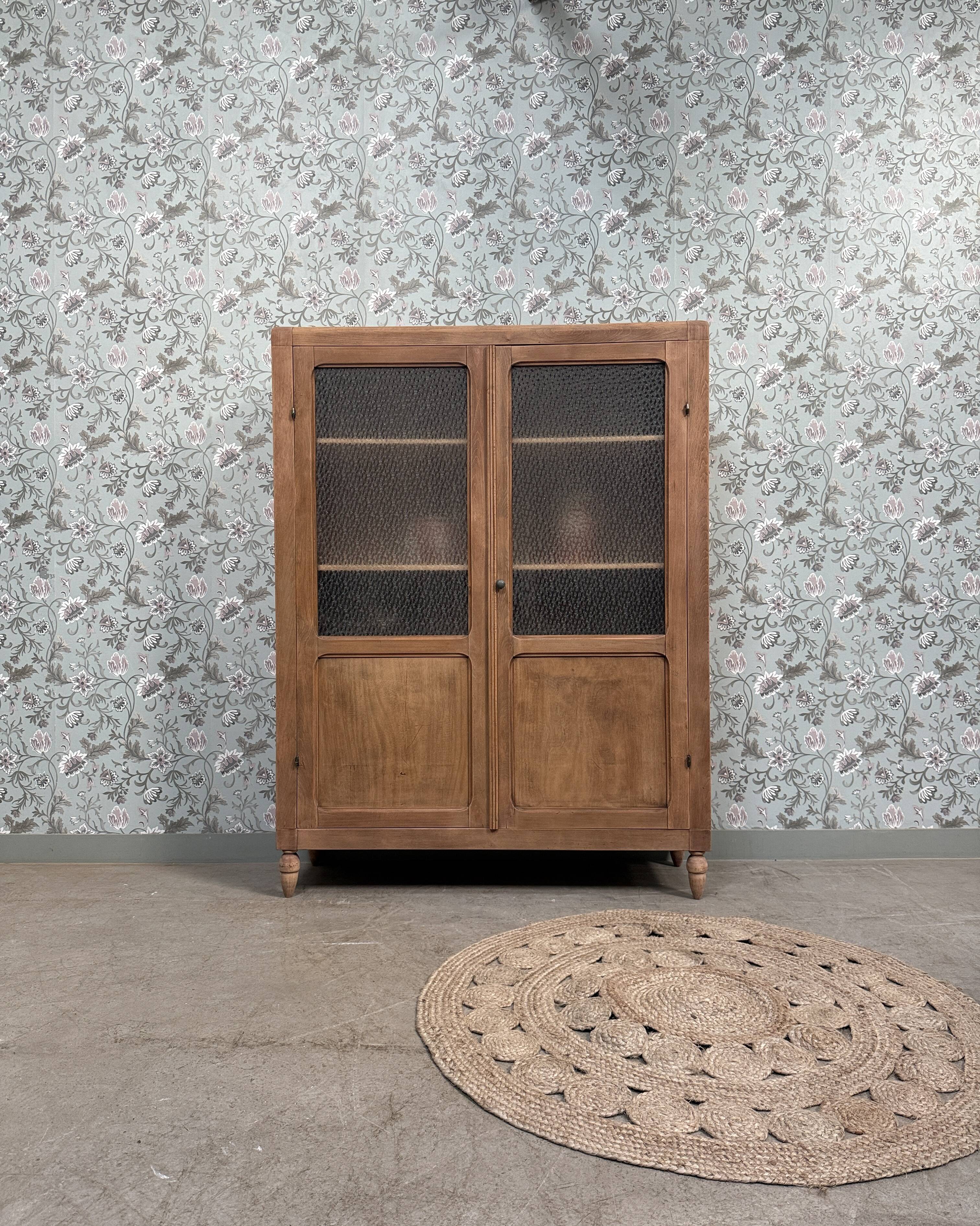 Armoire vitrée vintage (rénovée)