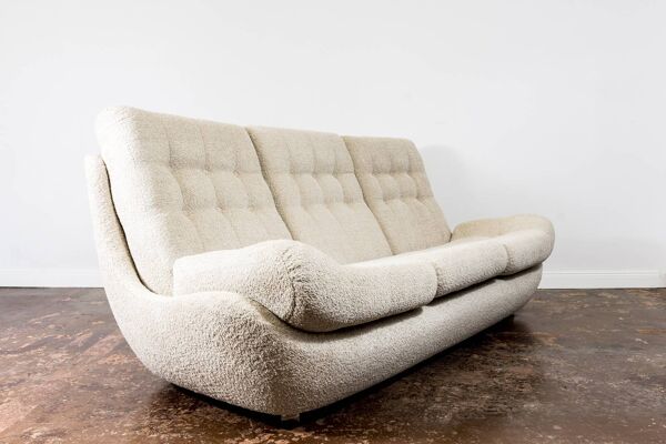 Canapé 3 places space age personnalisable Atlantis en boucle beige années 1970, Tchécoslovaquie