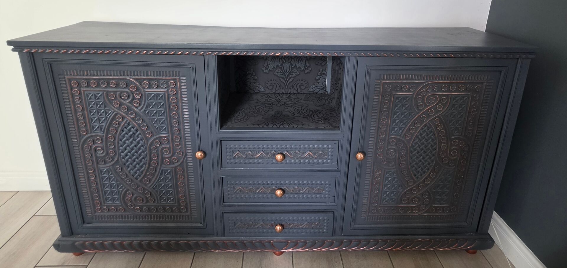 Buffet syrien gris anthracite et cuivre