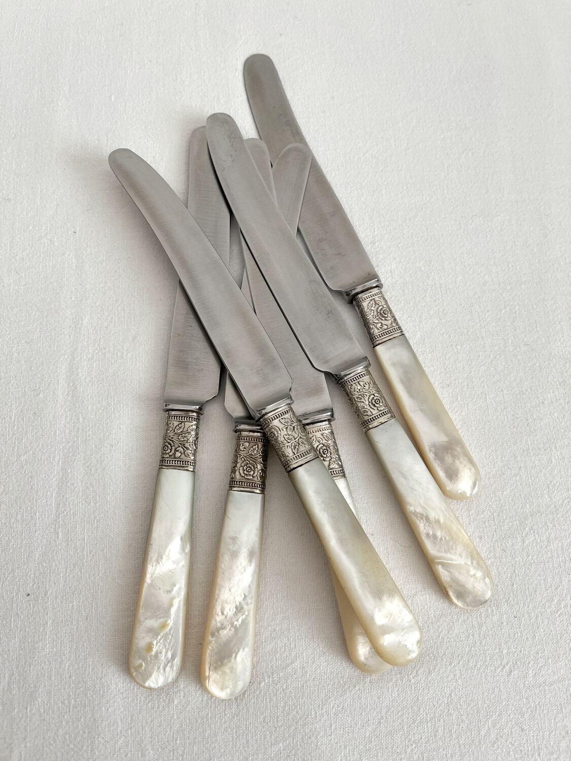 6 antique mother-of-pearl and silver-plated metal knives